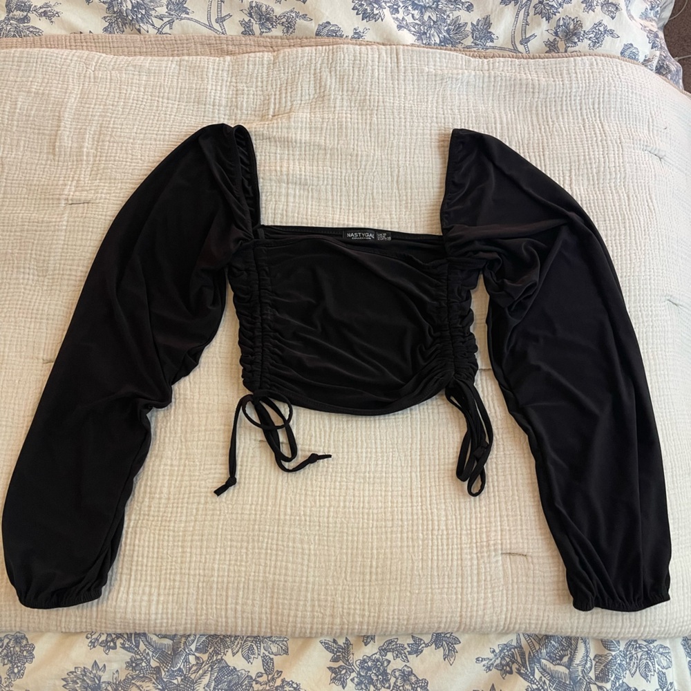 Black Sinched Cropped Top w/ Balloon Sleeves